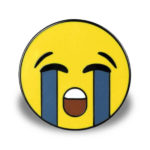 Pin mit Motiv "Heftig weinendes Gesicht"